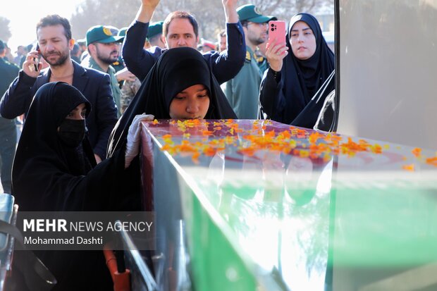 مراسم استقبال از شهدای گمنام دفاع مقدس در فرودگاه اردبیل