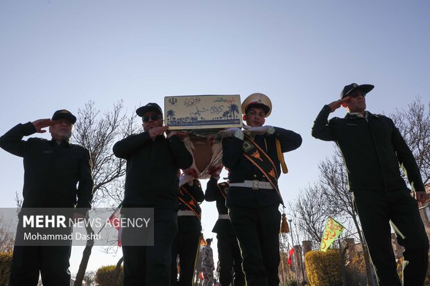 مراسم استقبال از شهدای گمنام دفاع مقدس در فرودگاه اردبیل