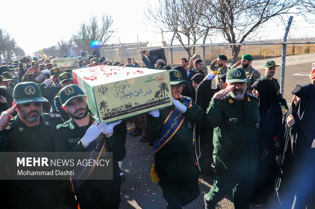 مراسم استقبال از شهدای گمنام دفاع مقدس در فرودگاه اردبیل