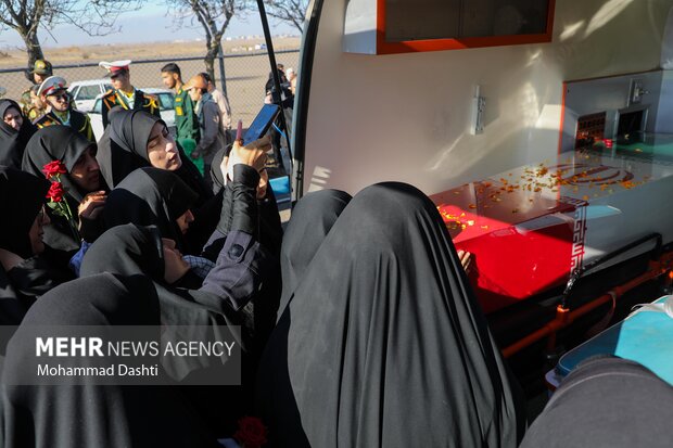 مراسم استقبال از شهدای گمنام دفاع مقدس در فرودگاه اردبیل