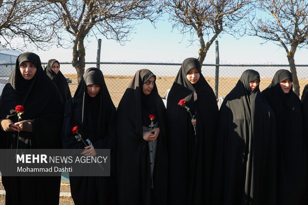 مراسم استقبال از شهدای گمنام دفاع مقدس در فرودگاه اردبیل