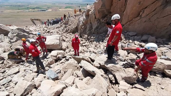 ۸۰ هزار تن سنگ میان خانواده و آخرین وداع؛ معدن شازند در انتظار ایمنی