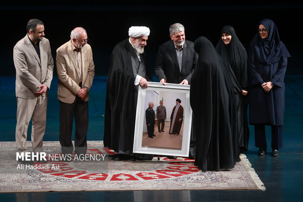 بیست و یکمین پاسداشت ادبیات جهاد و مقاومت 40