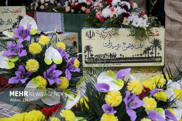 آیین استقبال از ۱۴ لاله گمنام در بندرعباس