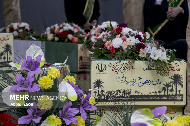 آیین استقبال از ۱۴ لاله گمنام در بندرعباس