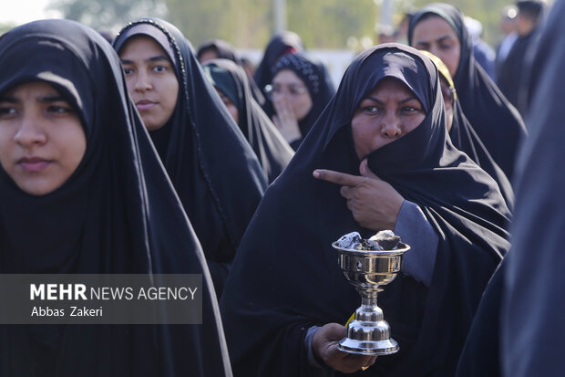آیین استقبال از ۱۴ لاله گمنام در بندرعباس