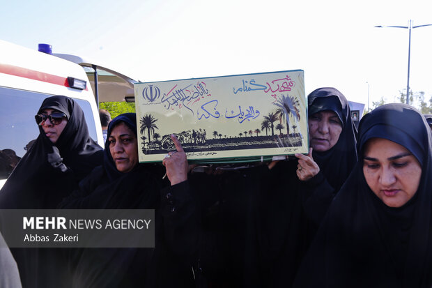 آیین استقبال از ۱۴ لاله گمنام در بندرعباس