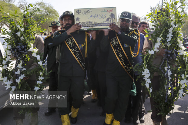 آیین استقبال از ۱۴ لاله گمنام در بندرعباس