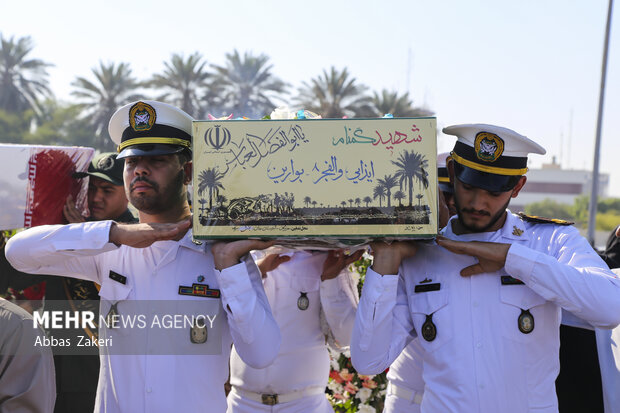 آیین استقبال از ۱۴ لاله گمنام در بندرعباس