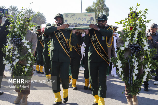 آیین استقبال از ۱۴ لاله گمنام در بندرعباس