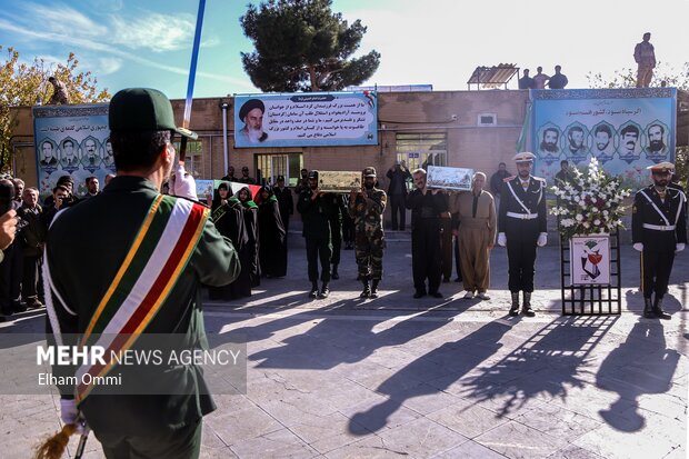 آیین استقبال از سه شهید گمنام در شهر سنندج