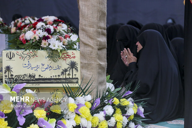 آیین استقبال از ۱۴ لاله گمنام در بندرعباس