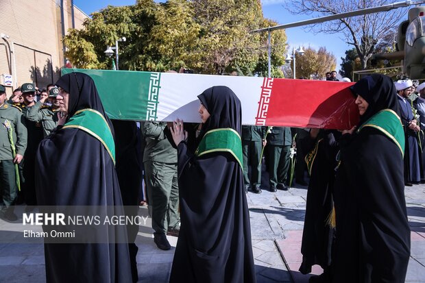 آیین استقبال از سه شهید گمنام در شهر سنندج