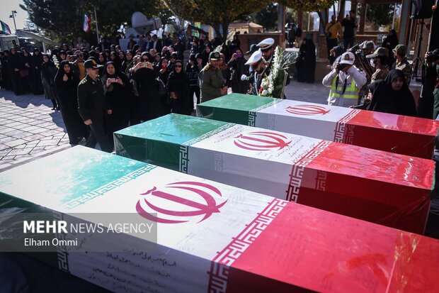 آیین استقبال از سه شهید گمنام در شهر سنندج