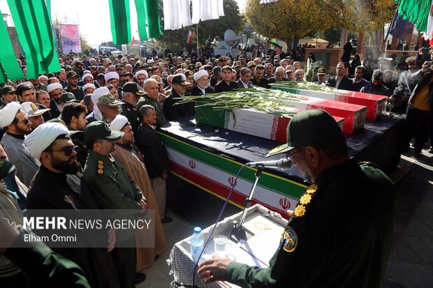 آیین استقبال از سه شهید گمنام در شهر سنندج