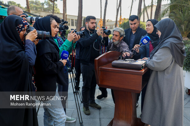 حاشیه جلسه هیئت دولت