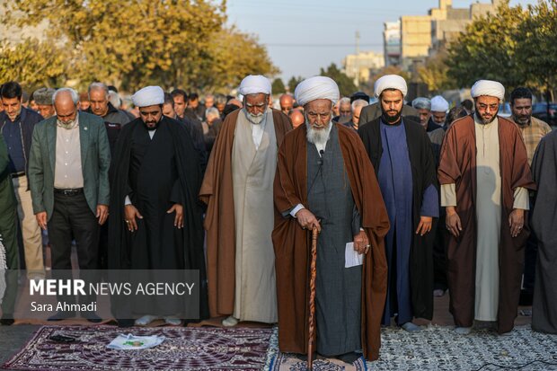 اقامه نماز باران در محله سیدی مشهد