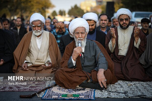 اقامه نماز باران در محله سیدی مشهد