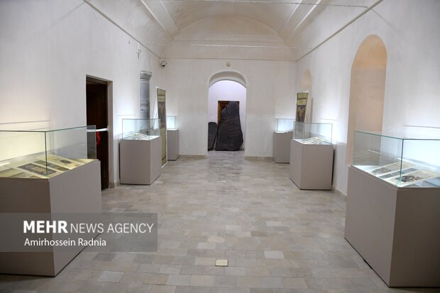 آیین رونمایی از اوراق منتخب خاوران نامه در بیرجند