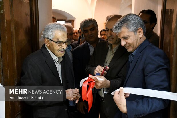 آیین رونمایی از اوراق منتخب خاوران نامه در بیرجند