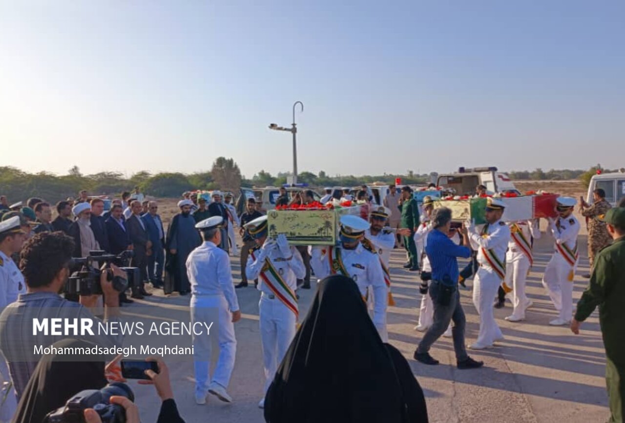 پیکر ۶ شهید گمنام وارد بوشهر شد