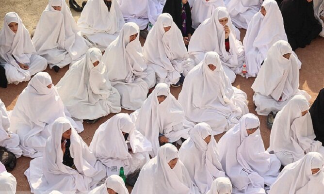 پوشش رنگارنگ و معنوی اقوام اصفهان تلفیقی از تاریخ و نجابت