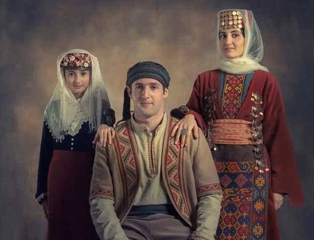 پوشش رنگارنگ و معنوی اقوام اصفهان تلفیقی از تاریخ و نجابت