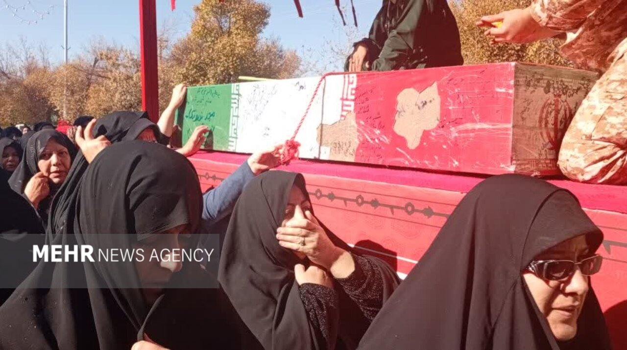 میزبانی گرم مردم فریدن در هوای سرد پاییز از کاروان شهدای گمنام