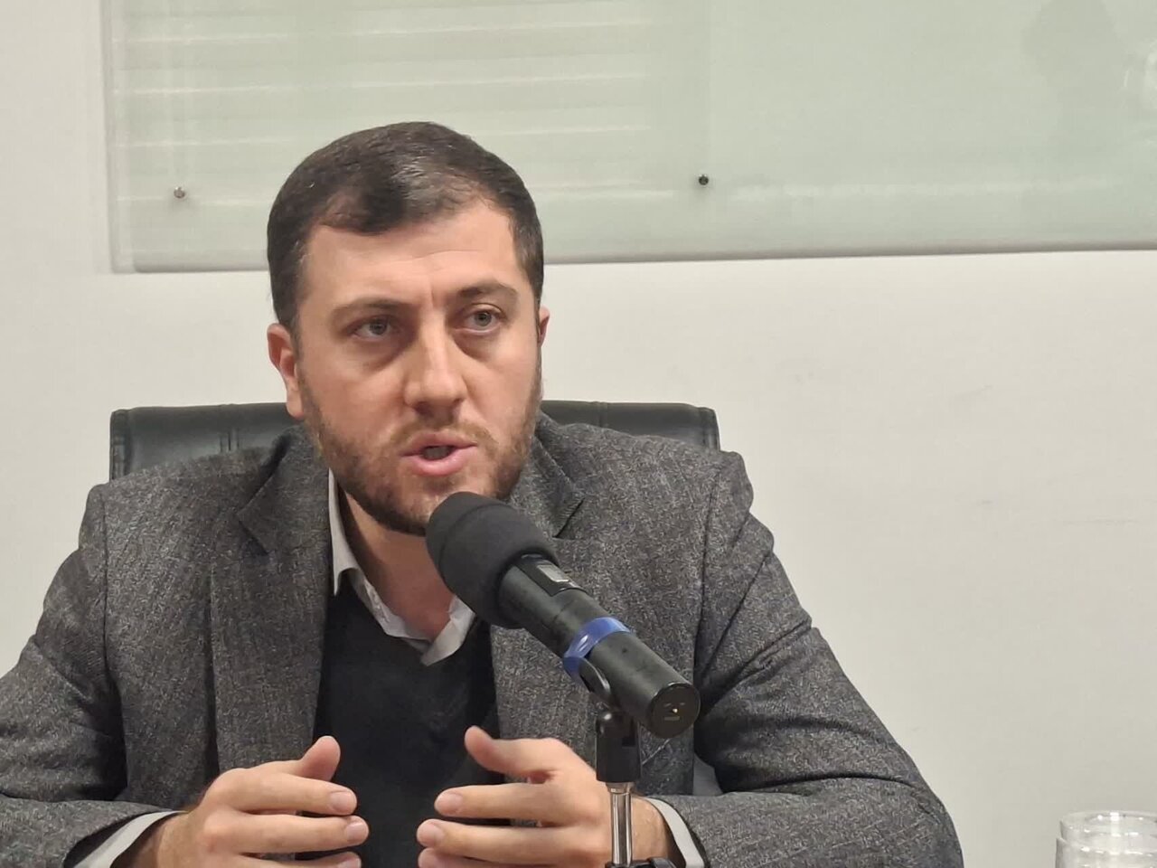 ادبیات پایداری بازتاب یک سبک زندگی است ادبیات پایداری بازتاب یک سبک زندگی است