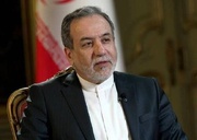 Iran’s foreign minister to hold talks in Paris on Wednesday