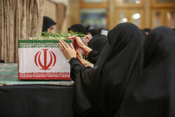 وداع با شهدای گمنام در حرم حضرت معصومه(س)