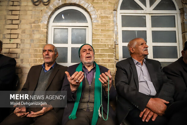 روضه‌ای به وسعت شصت سال