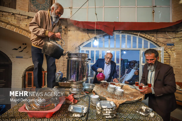 روضه‌ای به وسعت شصت سال