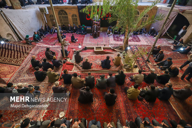 روضه‌ای به وسعت شصت سال