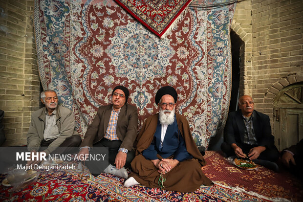 روضه‌ای به وسعت شصت سال