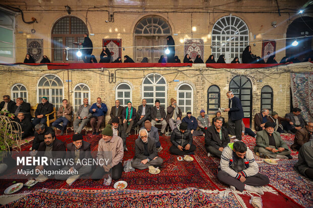 روضه‌ای به وسعت شصت سال