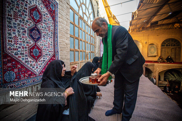 روضه‌ای به وسعت شصت سال