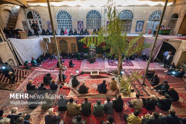 روضه‌ای به وسعت شصت سال