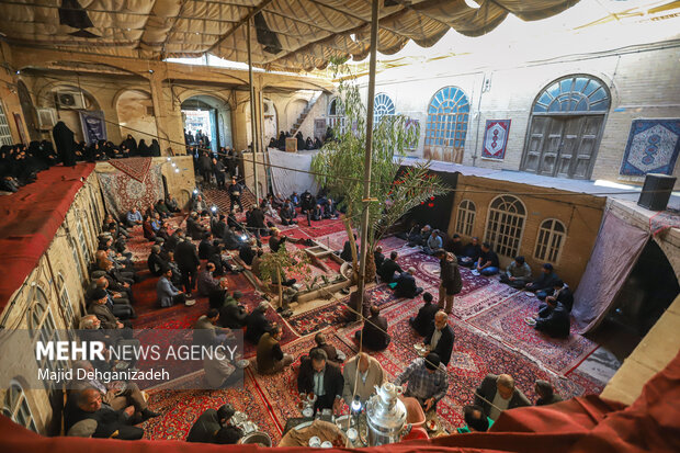 روضه‌ای به وسعت شصت سال