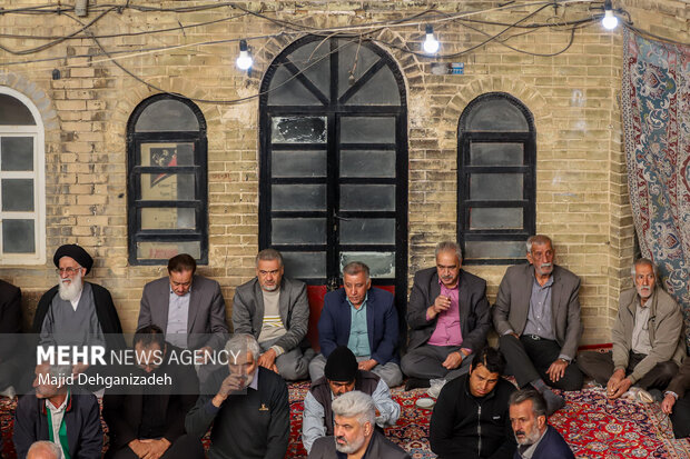 روضه‌ای به وسعت شصت سال