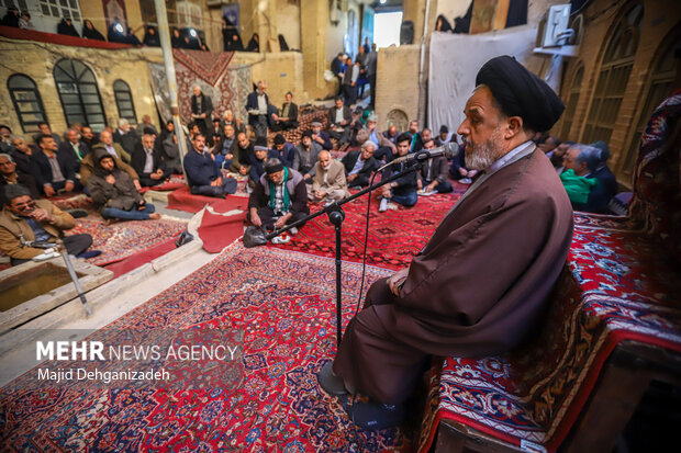 روضه‌ای به وسعت شصت سال