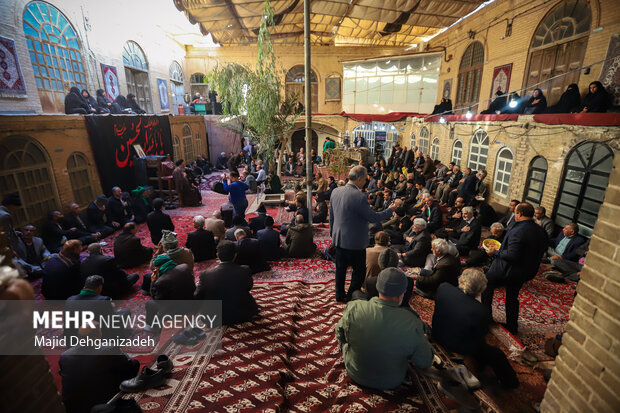 روضه‌ای به وسعت شصت سال