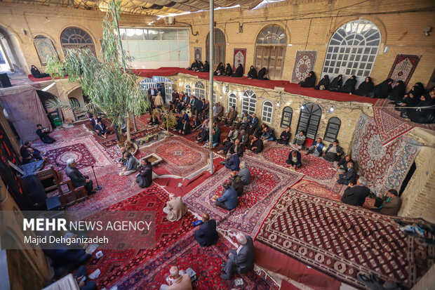 روضه‌ای به وسعت شصت سال