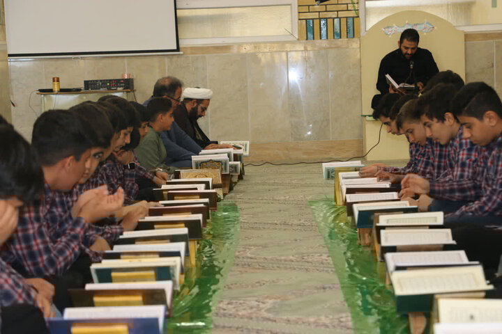 محفل انس با قرآن کریم در مدرسه رستگاران کامیاران برگزار شد