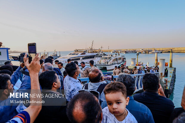 مراسم استقبال از شهید گمنام دفاع مقدس در قشم