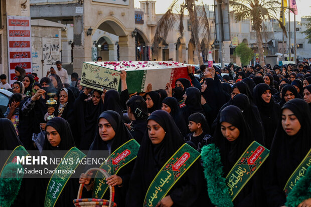 مراسم استقبال از شهید گمنام دفاع مقدس در قشم