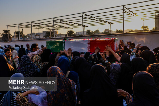 مراسم استقبال از شهید گمنام دفاع مقدس در قشم