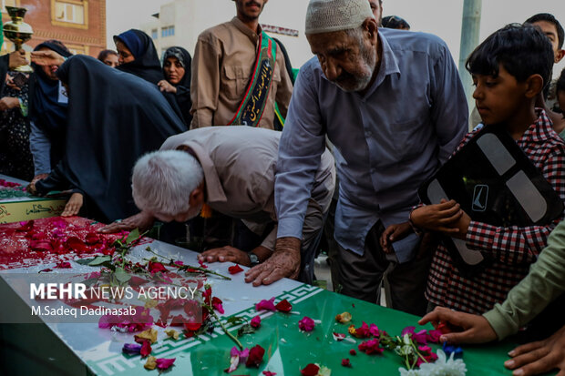 مراسم استقبال از شهید گمنام دفاع مقدس در قشم