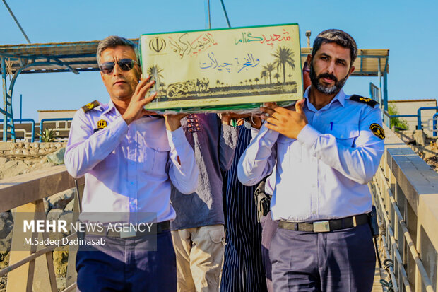 مراسم استقبال از شهید گمنام دفاع مقدس در قشم