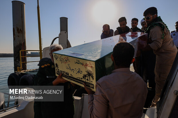 مراسم استقبال از شهید گمنام دفاع مقدس در قشم